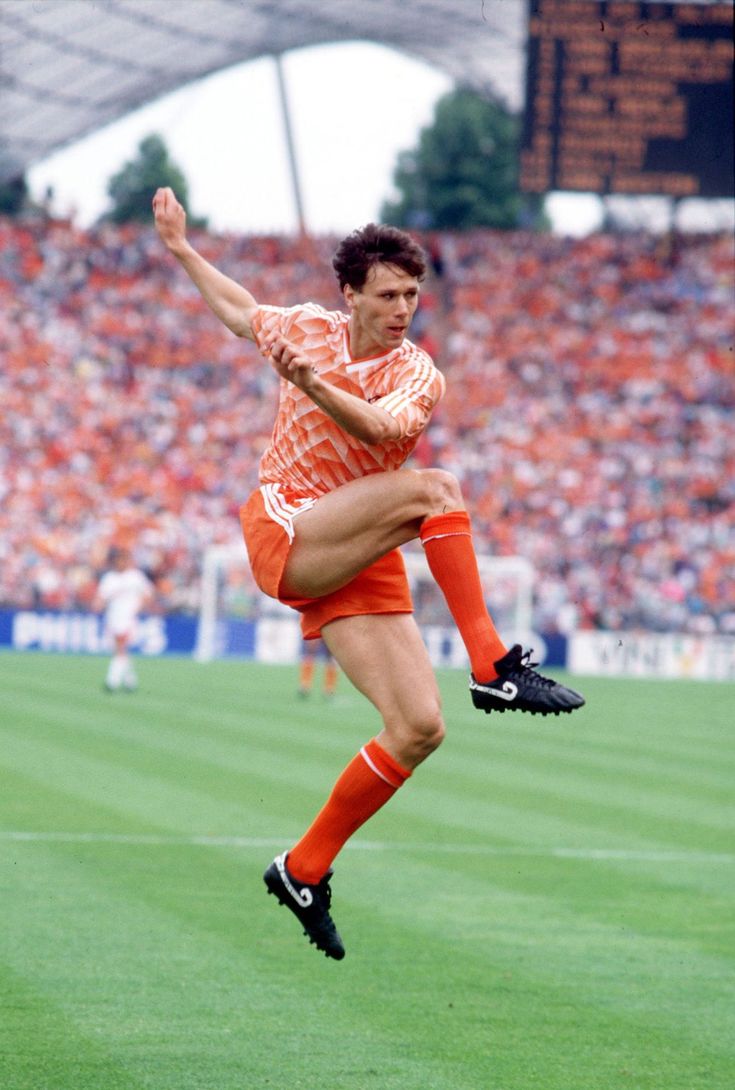 Marco Van Basten - NED (1988)